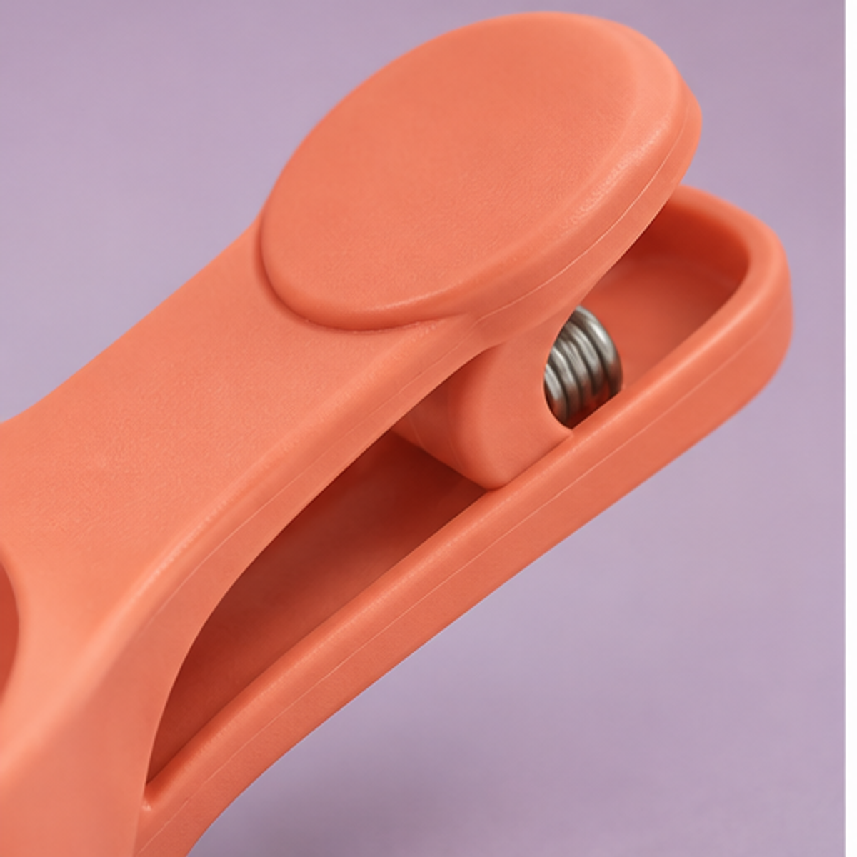 Pet Food Scoop with Bag Clip — detail